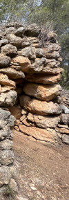 DRY STONE VINYARD HUT